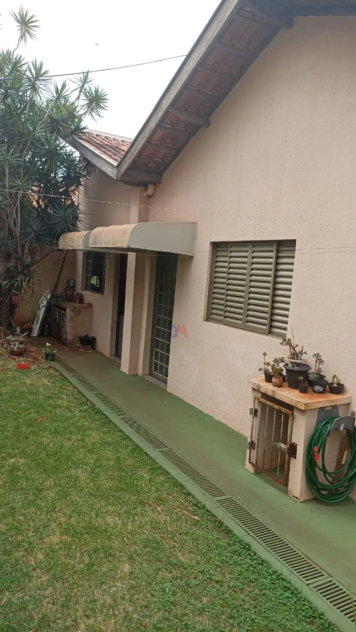 Casa Comercial com 7 Quitinetes