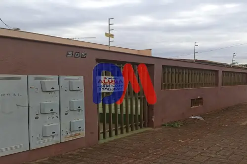 Casa Comercial com 7 Quitinetes