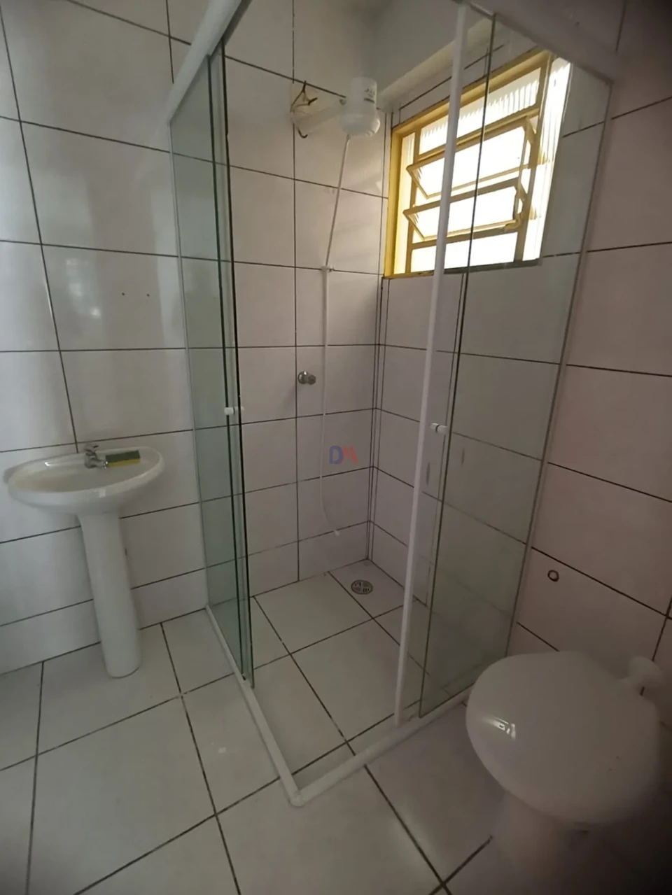 Casa Comercial com 7 Quitinetes Para Venda e Locação