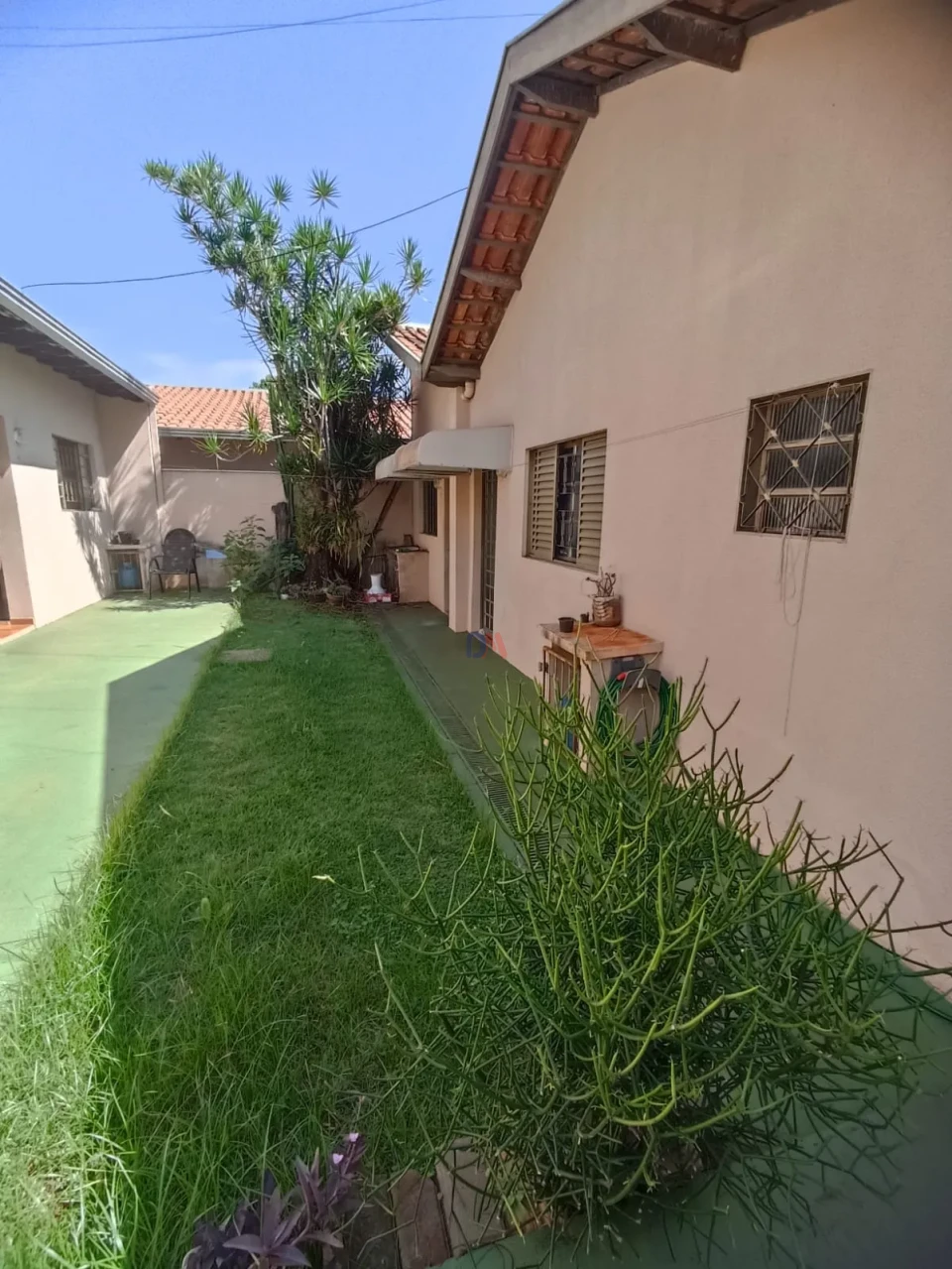 Casa Comercial com 7 Quitinetes Para Venda e Locação
