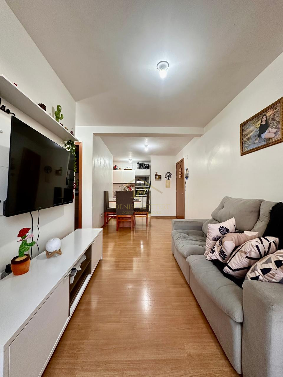 Imagens do imóveis APARTAMENTO COM 02 DORMITÓRIOS E SACADA NO DESVIO RIZZO