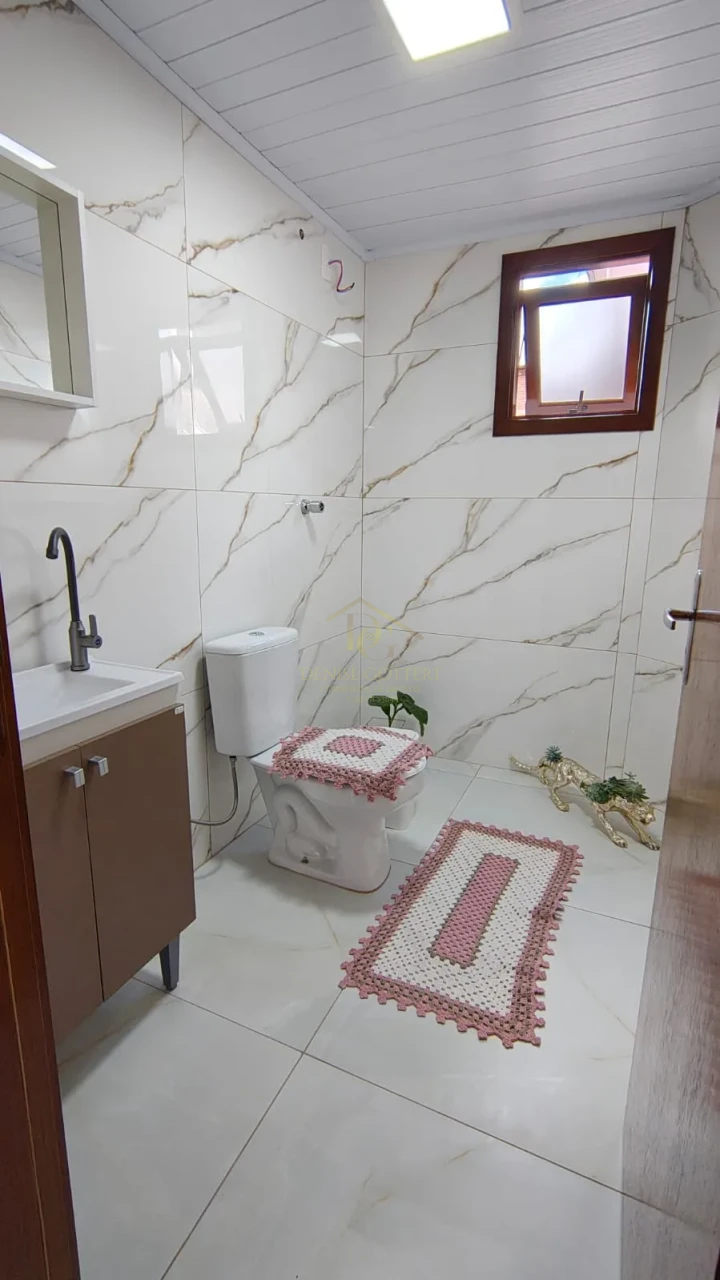 Imagens do imóveis CASA AMPLA COM 4 DORMITÓRIOS, PÁTIO , DOIS PAVIMENTOS NO VILA VERDE.