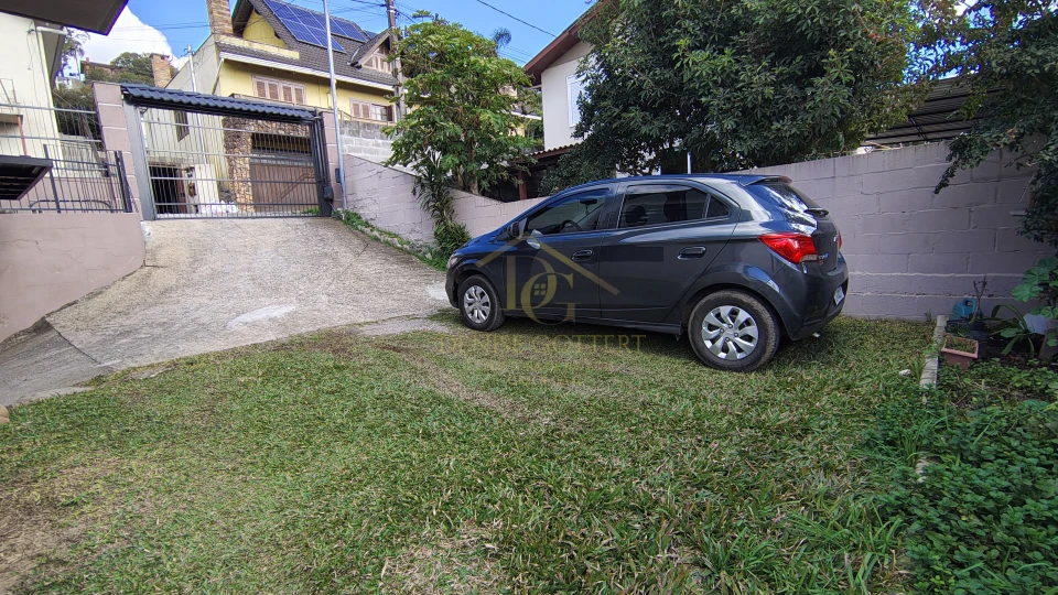 Imagens do imóveis CASA AMPLA COM 4 DORMITÓRIOS, PÁTIO , DOIS PAVIMENTOS NO VILA VERDE.