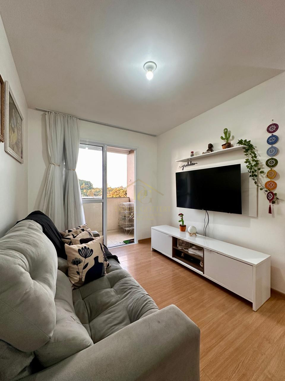 Imagens do imóveis APARTAMENTO COM 02 DORMITÓRIOS E SACADA NO DESVIO RIZZO