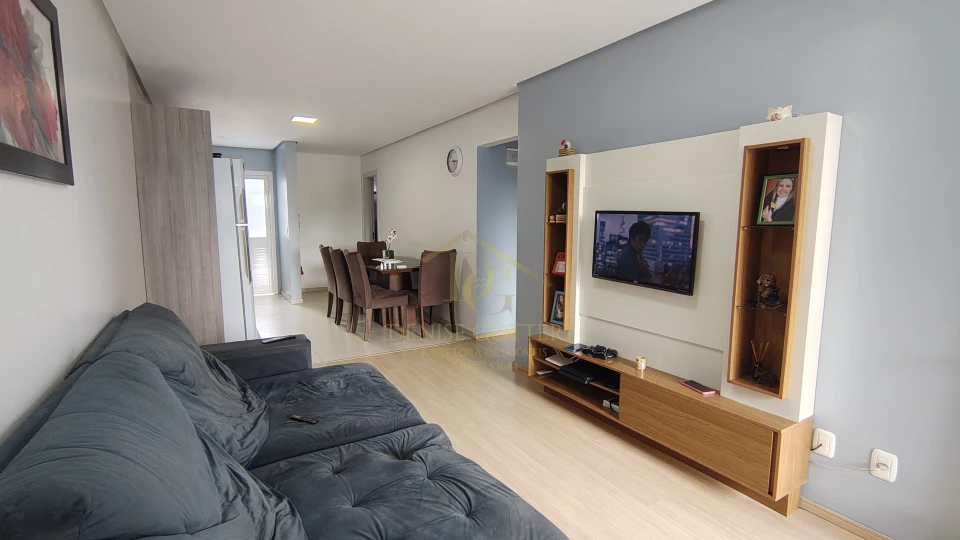 Imagens do imóveis Casa com dois dormitórios, seminova, com pátio na frente e fundos.