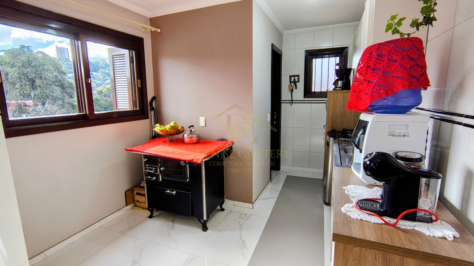 Imagens do imóveis CASA AMPLA COM 4 DORMITÓRIOS, PÁTIO , DOIS PAVIMENTOS NO VILA VERDE.