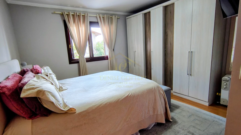 Imagens do imóveis CASA AMPLA COM 4 DORMITÓRIOS, PÁTIO , DOIS PAVIMENTOS NO VILA VERDE.