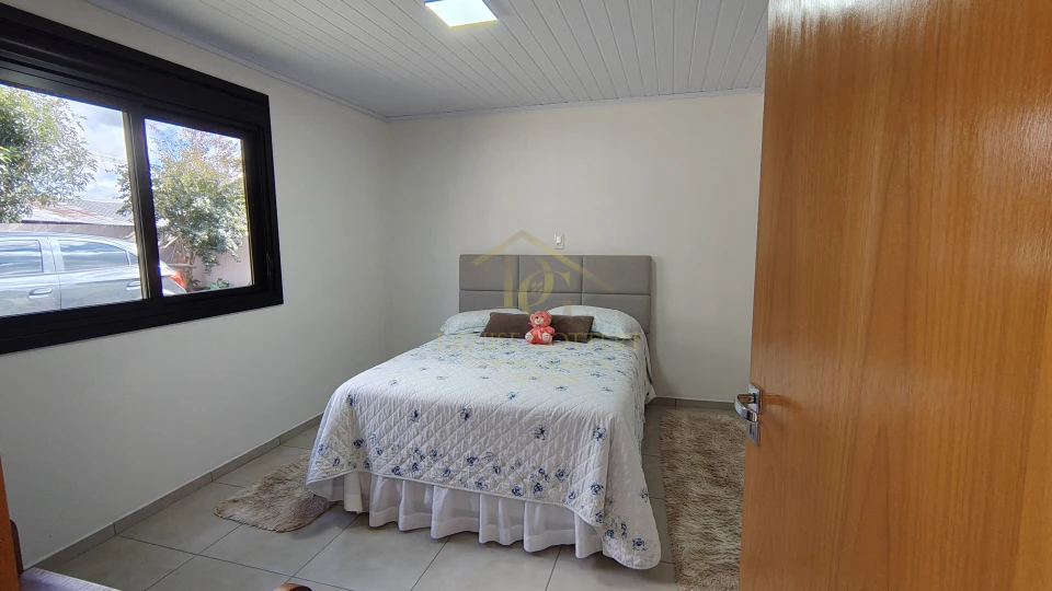 Imagens do imóveis CASA AMPLA COM 4 DORMITÓRIOS, PÁTIO , DOIS PAVIMENTOS NO VILA VERDE.