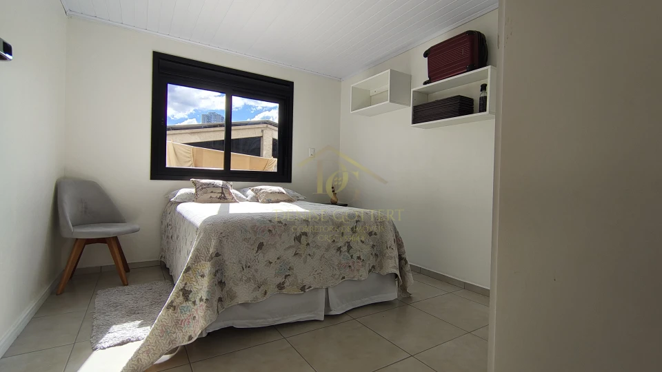 Imagens do imóveis CASA AMPLA COM 4 DORMITÓRIOS, PÁTIO , DOIS PAVIMENTOS NO VILA VERDE.
