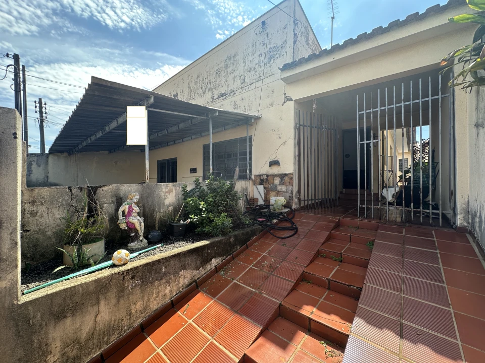 Casa com edícula próximo ao Aeroporto