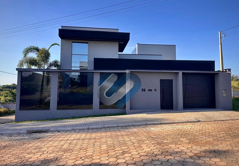 CASA NA REPRESA CARLOPOLIS PR