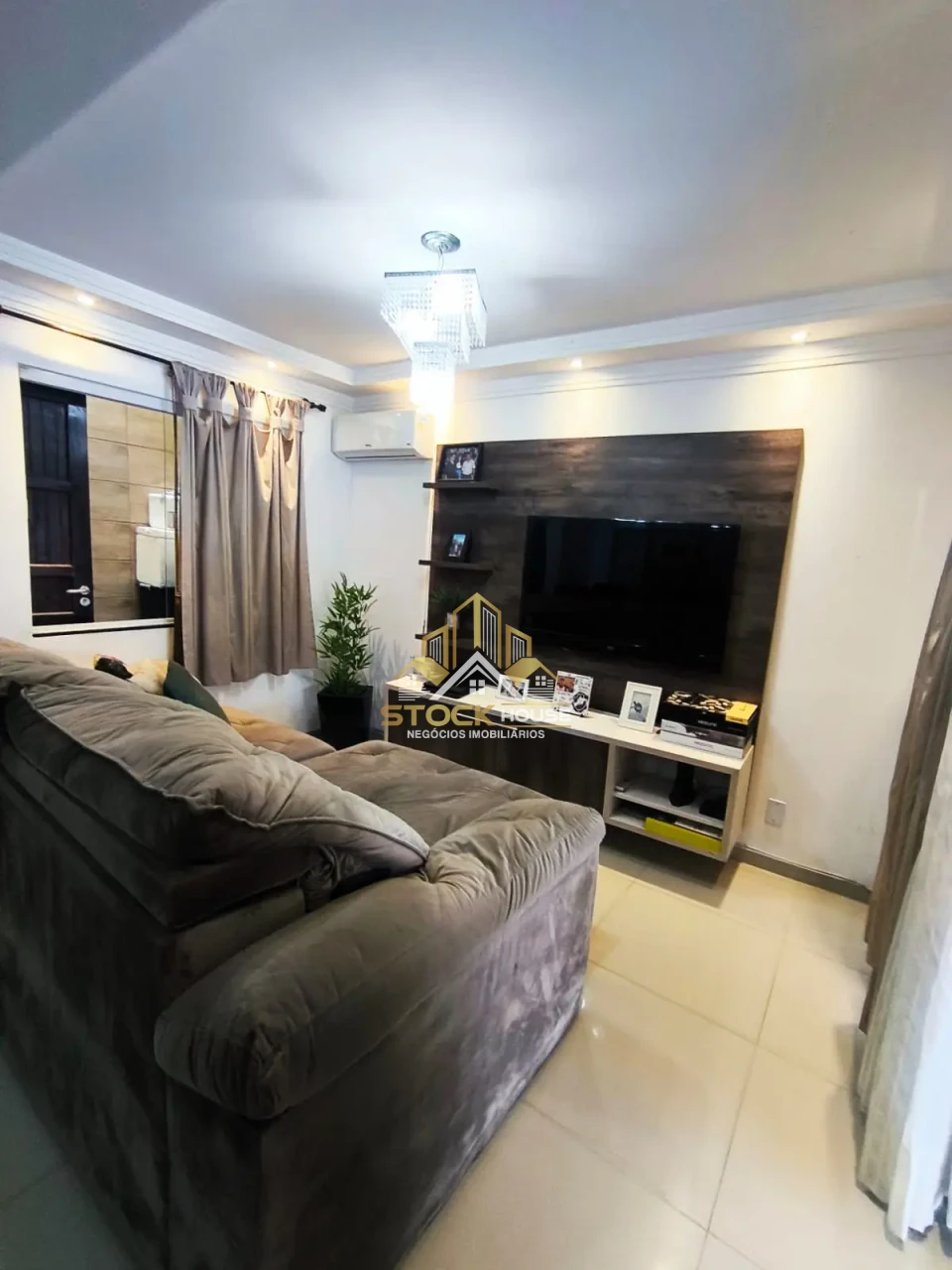 Imagens do imóveis SOBRADO GEMINADO SEMI MOBILIADO 3 QUARTOS BAIRRO AVENTUREIRO