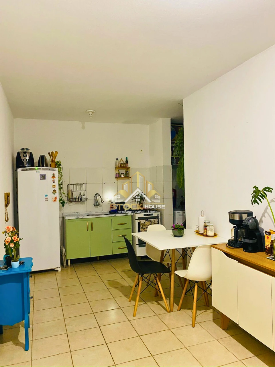 OPORTUNIDADE, APARTAMENTO SEMI MOBILIADO, 2 QUARTOS, A VENDA EM JOINVILLE