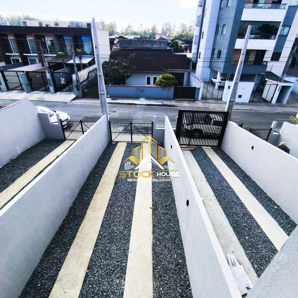 Imagens do imóveis SOBRADO GEMINADO 2 SUÍTES A VENDA EM JOINVILLE