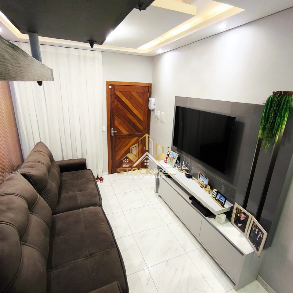 SOBRADO GEMINADO SEMI MOBILIADO, 2 QUARTOS, A VENDA EM JOINVILLE