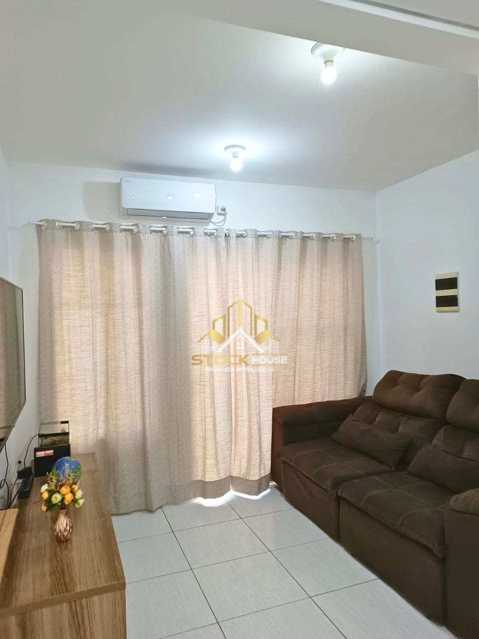 SOBRADO GEMINADO SEMI MOBILIADO, 2 QUARTOS, A VENDA EM JOINVILLE