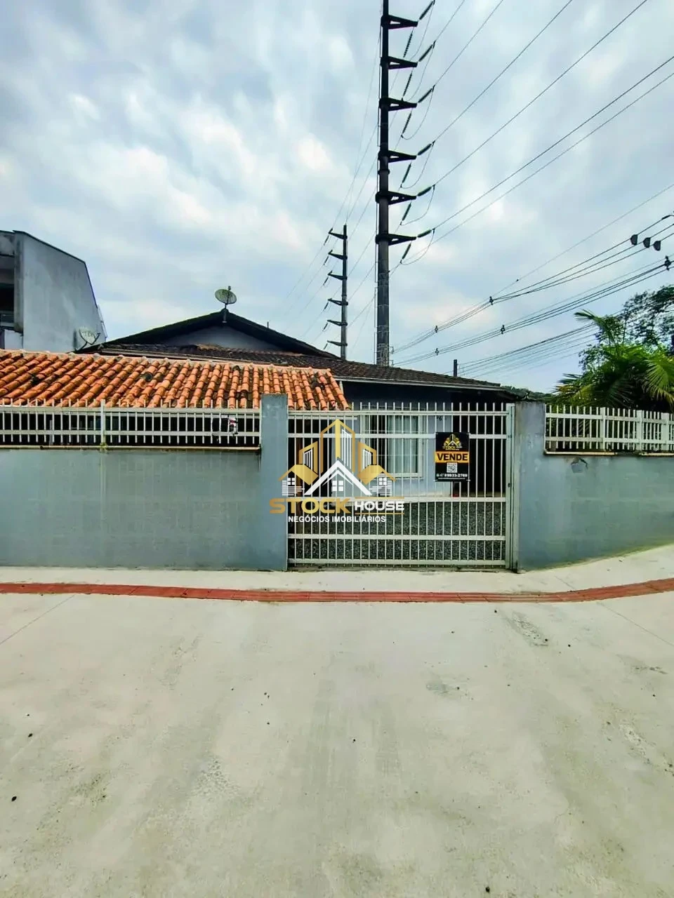 CASA GEMINADA PLANTA BAIXA, 2 QUARTOS, A VENDA EM JOINVILLE
