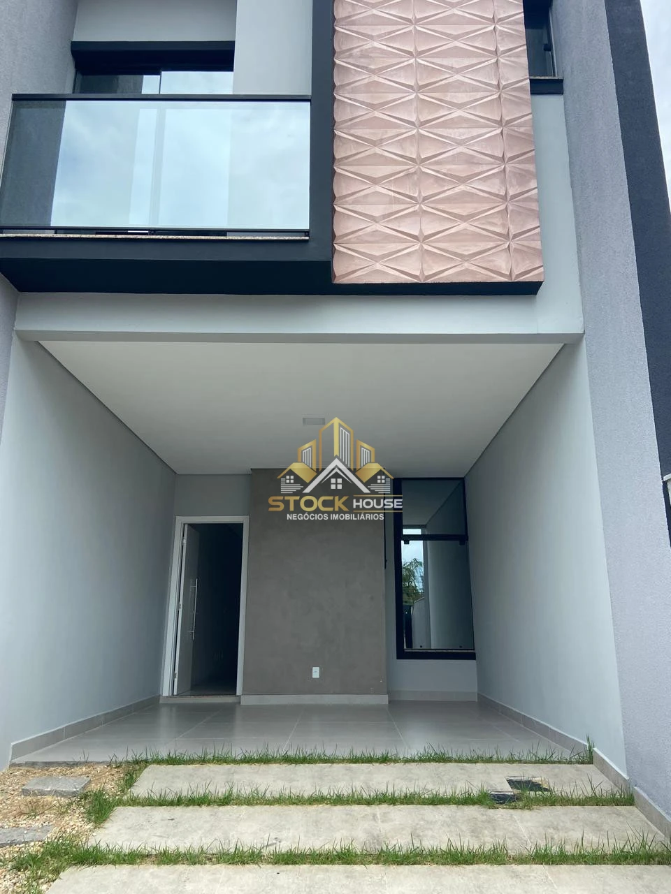 Imagens do imóveis SOBRADO GEMINADO NOVO,  SUÍTE + 2 QUARTOS, A VENDA EM JOINVILLE