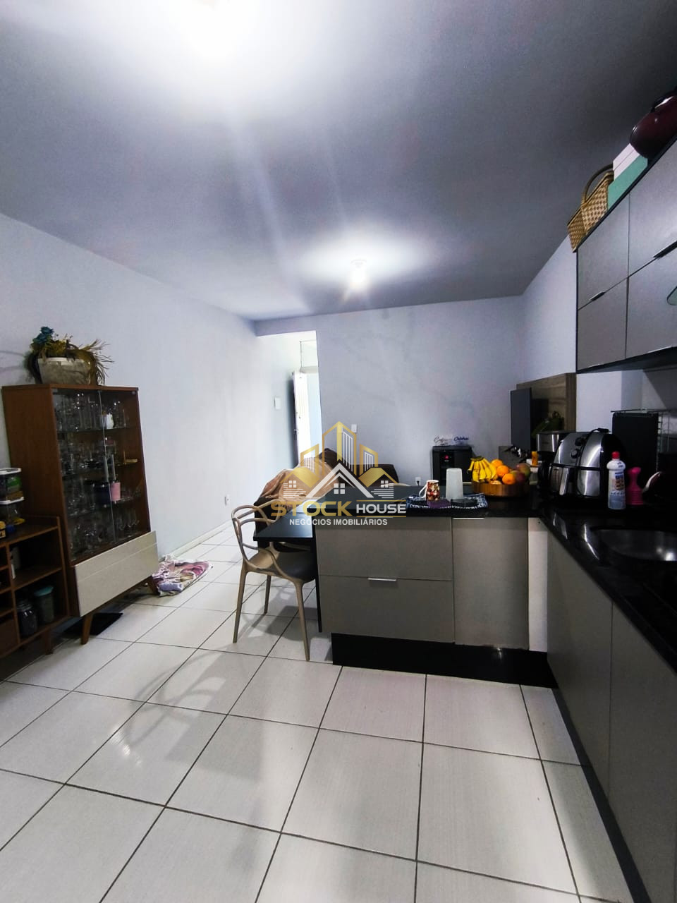 Imagens do imóveis CASA GEMINADA PLANTA BAIXA SEMI MOBILIADA BAIRRO AVENTUREIRO