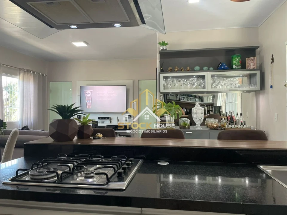 Imagens do imóveis Casa averbada com piscina