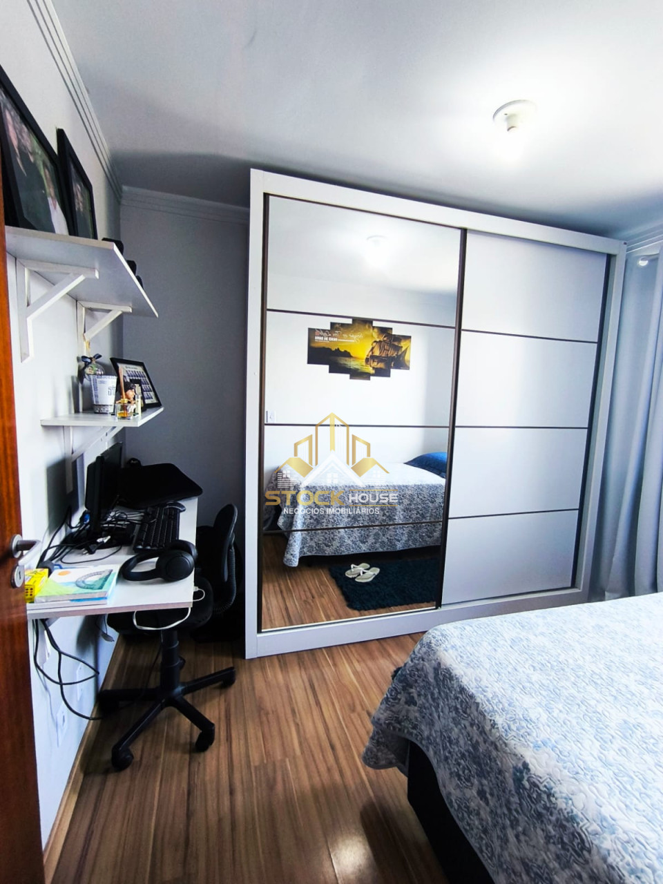 Imagens do imóveis SOBRADO GEMINADO SEMI MOBILIADO 3 QUARTOS BAIRRO AVENTUREIRO