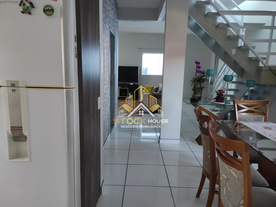 Imagens do imóveis SOBRADO COM 1 SUÍTE + 2 QUARTOS