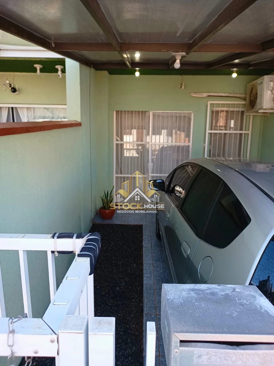 SOBRADO GEMINADO SEMI MOBILIADO, 2 QUARTOS, A VENDA EM JOINVILLE