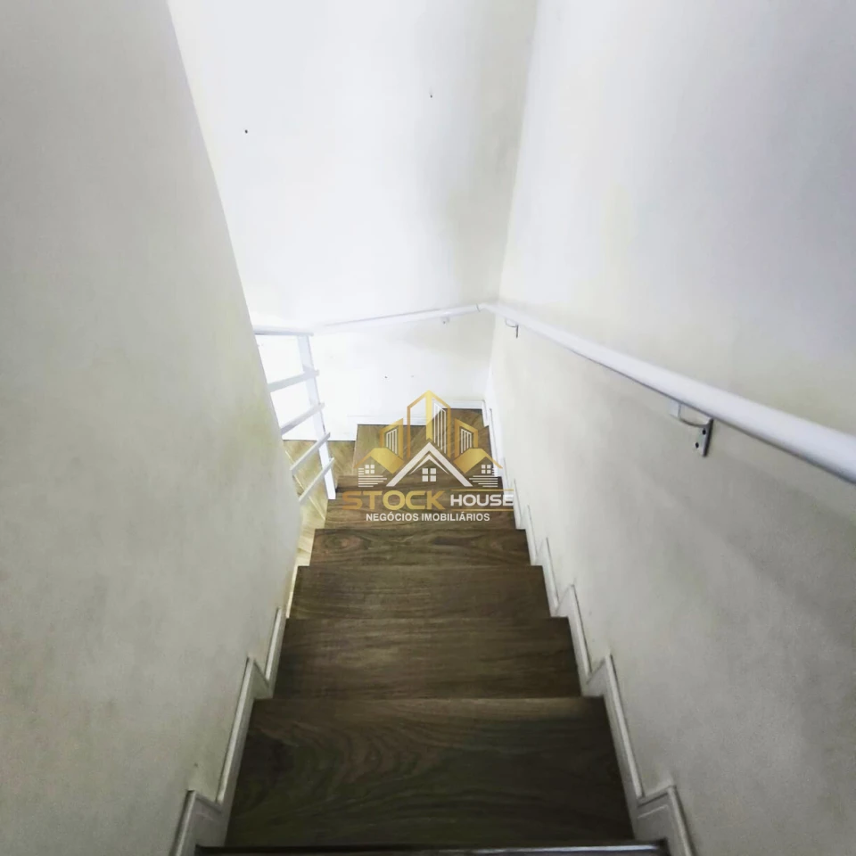 SOBRADO GEMINADO SEMI MOBILIADO, SUÍTE + 2 QUARTOS, A VENDA EM JOINVILLE