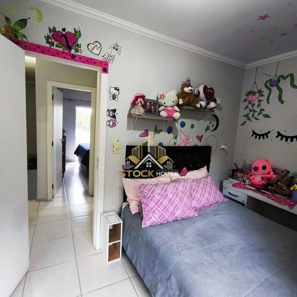 SOBRADO GEMINADO SEMI MOBILIADO, 2 QUARTOS, A VENDA EM JOINVILLE