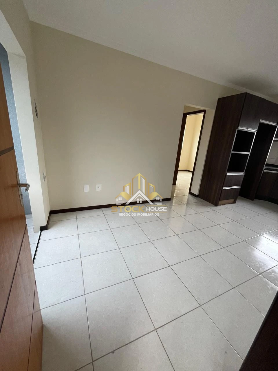 APARTAMENTO SEMI  MOBILIADO, 2 QUARTOS, A VENDA EM JOINVILLE