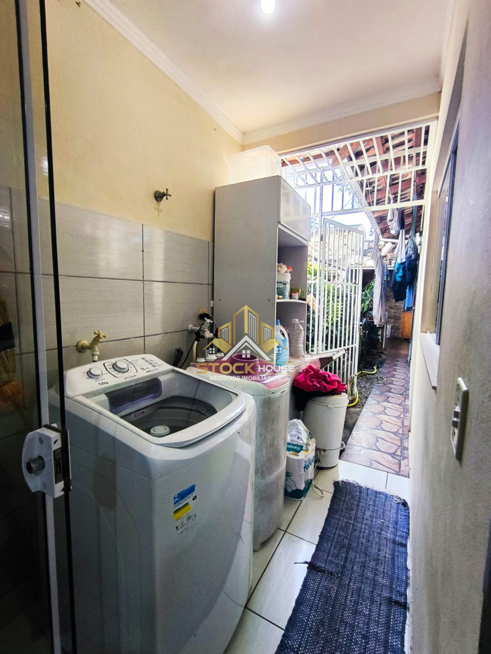 Imagens do imóveis OPORTUNIDADE CASA GEMINADA PLANTA BAIXA SEMI MOBILIADO BAIRRO ESPINHEIRO