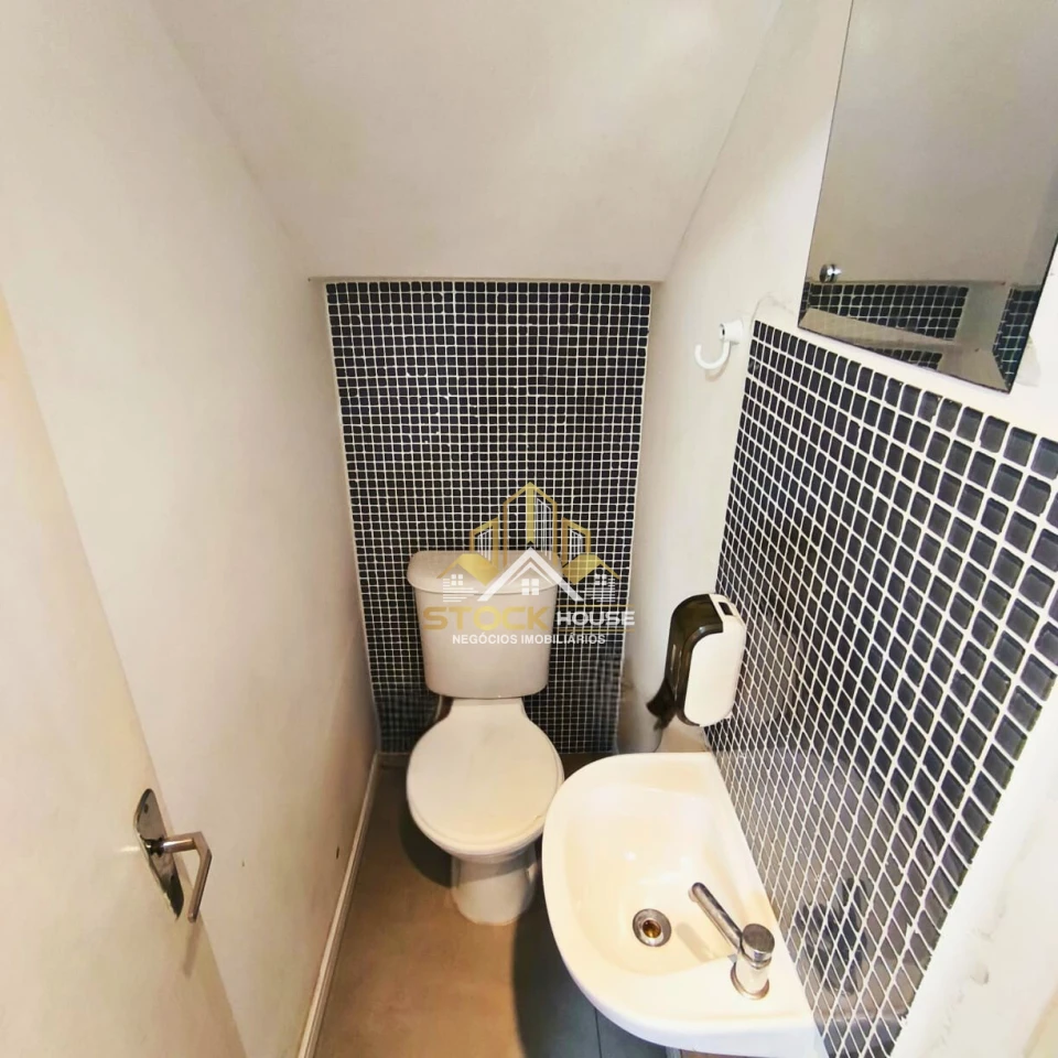 SOBRADO GEMINADO SEMI MOBILIADO, SUÍTE + 2 QUARTOS, A VENDA EM JOINVILLE