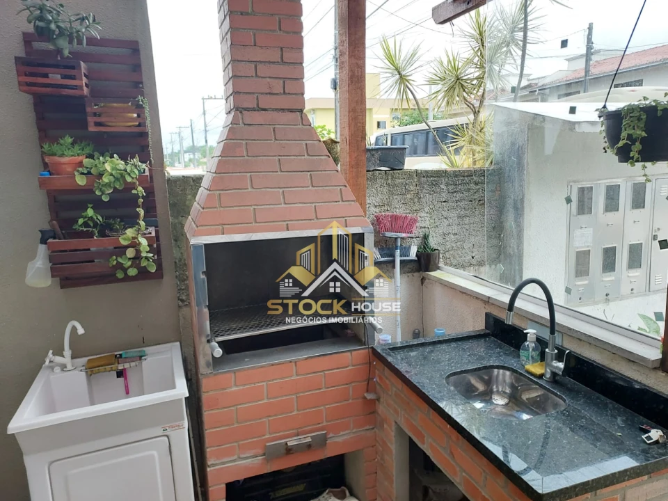 Imagens do imóveis SOBRADO GEMINADO SEMI MOBILIADO 2 QUARTOS CENTRO DE ARAQUARI