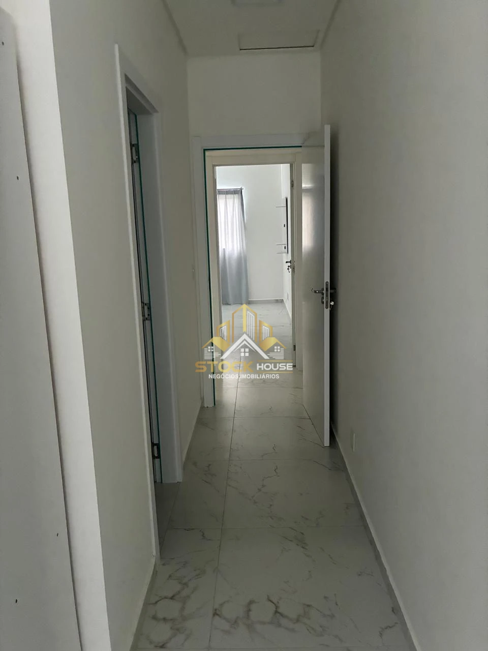 Imagens do imóveis SOBRADO GEMINADO SEMI MOBILIADO, 2 QUARTOS À VENDA