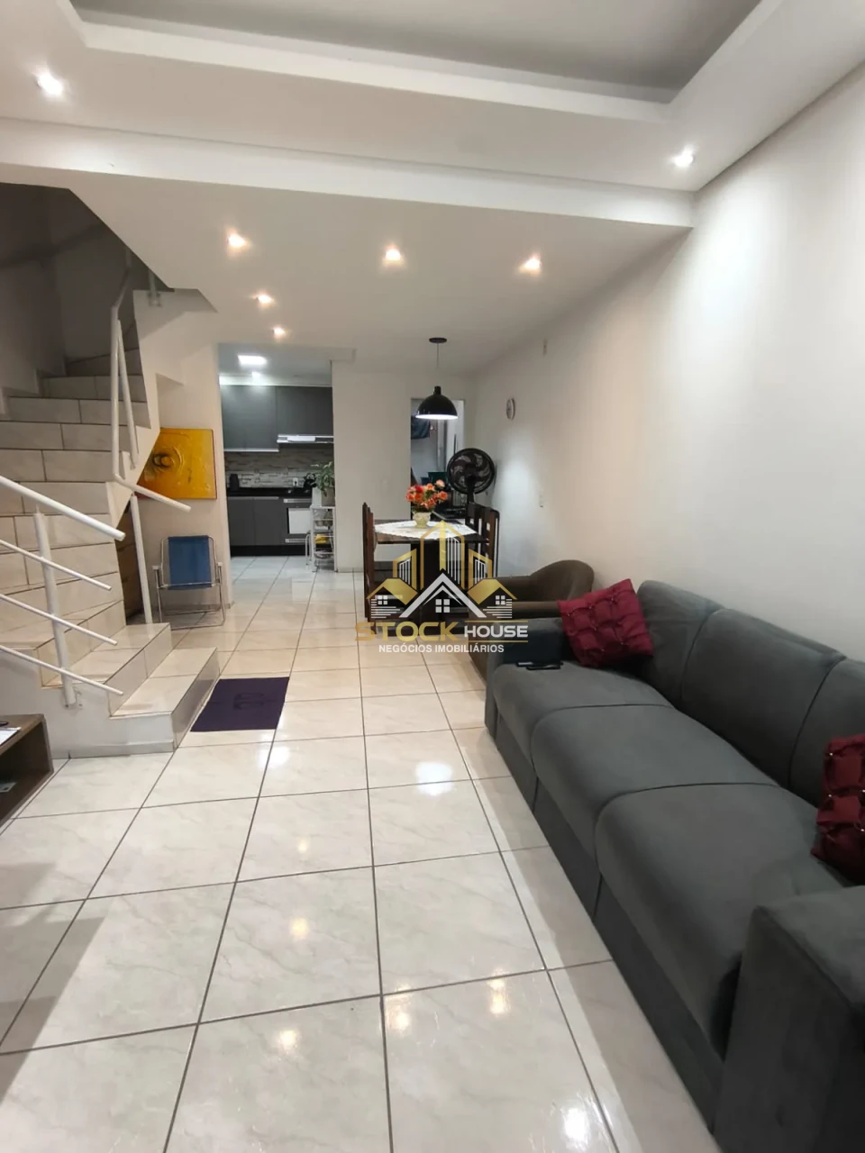 Imagens do imóveis Sobrado Geminado semi mobiliado À Venda Guanabara Joinville