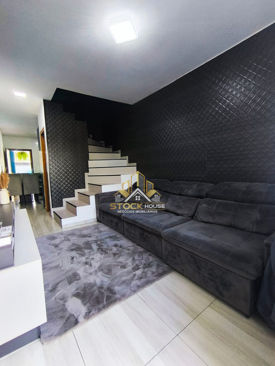 LINDO SOBRADO GEMINADO SEMI MOBILIADO 2 QUARTOS BAIRRO COMASA