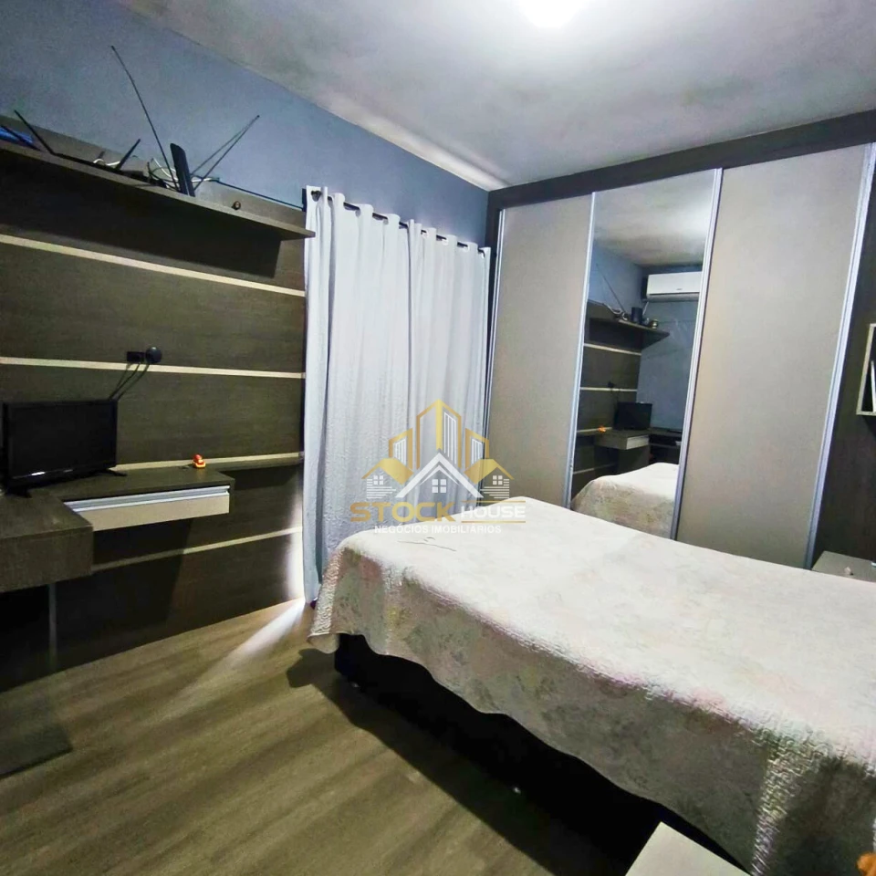 SOBRADO GEMINADO SEMI MOBILIADO, SUÍTE + 2 QUARTOS, A VENDA EM JOINVILLE