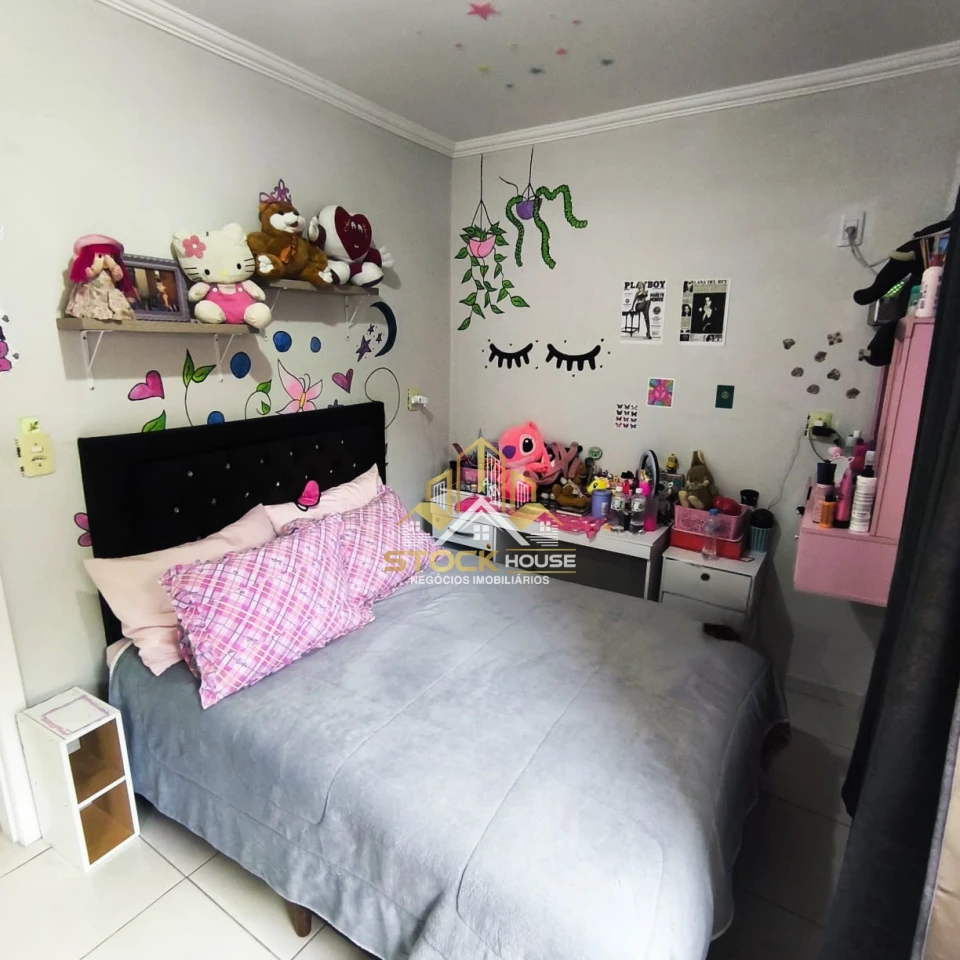 SOBRADO GEMINADO SEMI MOBILIADO, 2 QUARTOS, A VENDA EM JOINVILLE