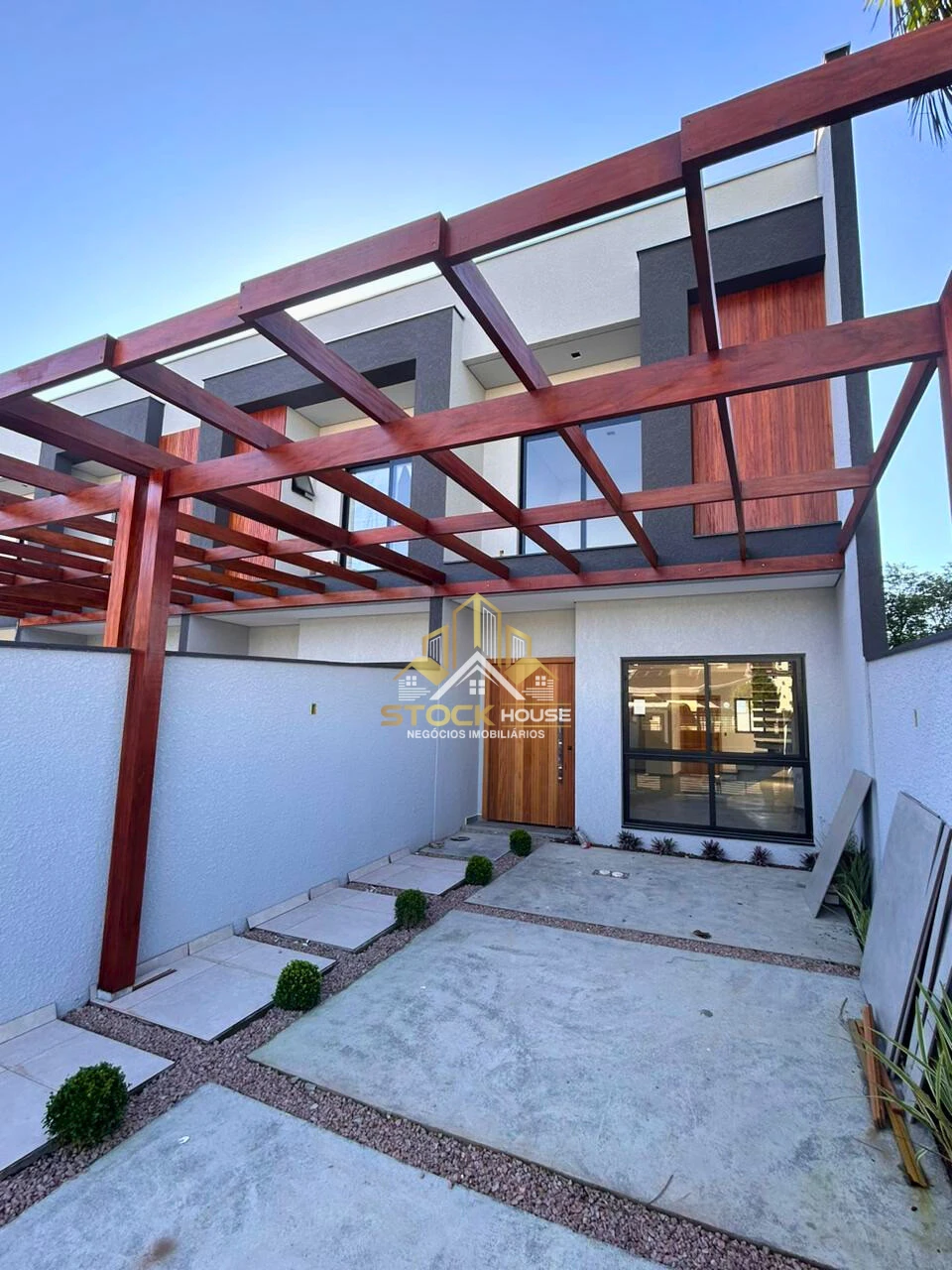 LANÇAMENTO SOBRADO GEMINADO, SUÍTE + 2 QUARTOS EM JOINVILLE