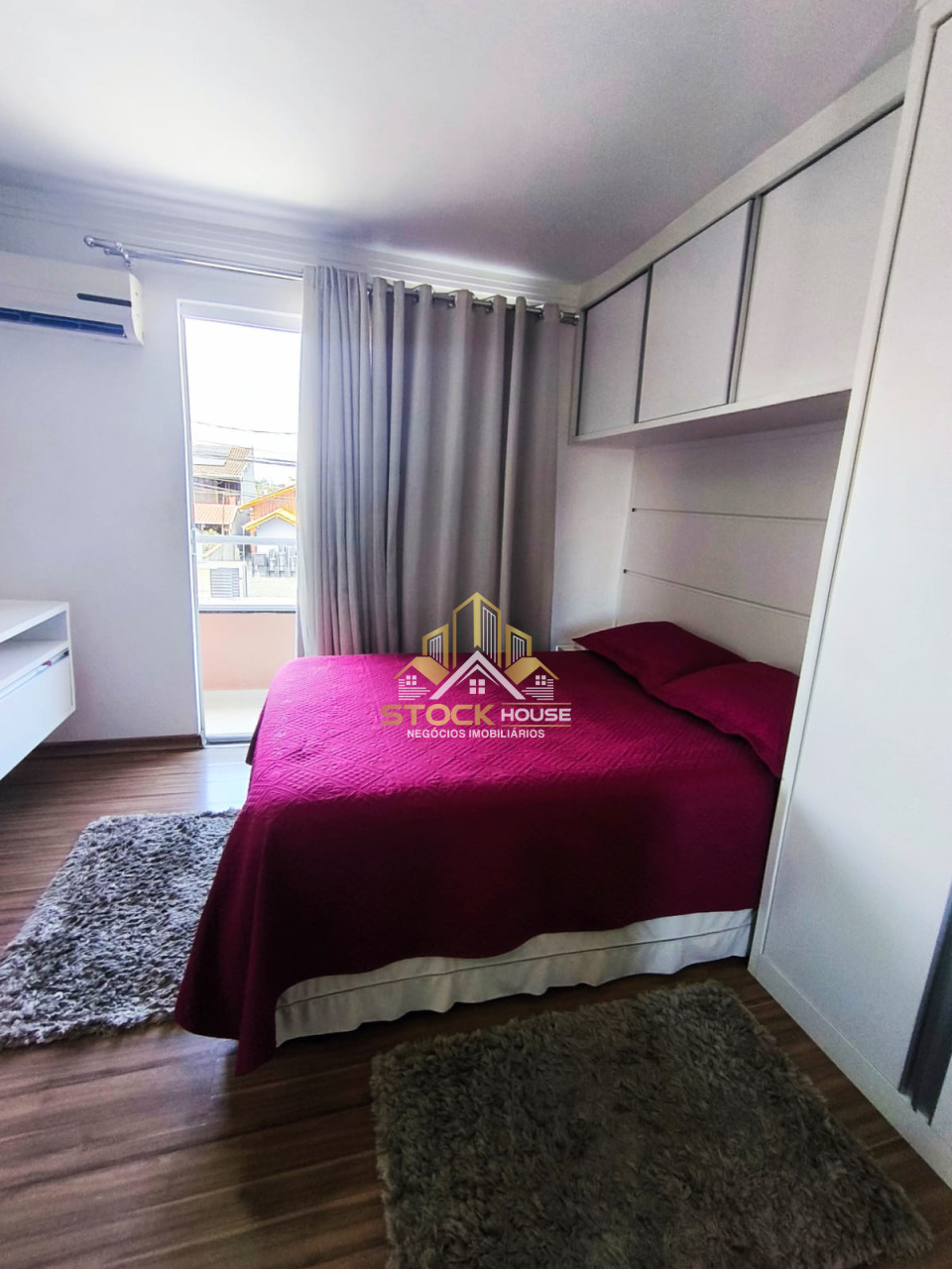 Imagens do imóveis SOBRADO GEMINADO SEMI MOBILIADO 3 QUARTOS BAIRRO AVENTUREIRO