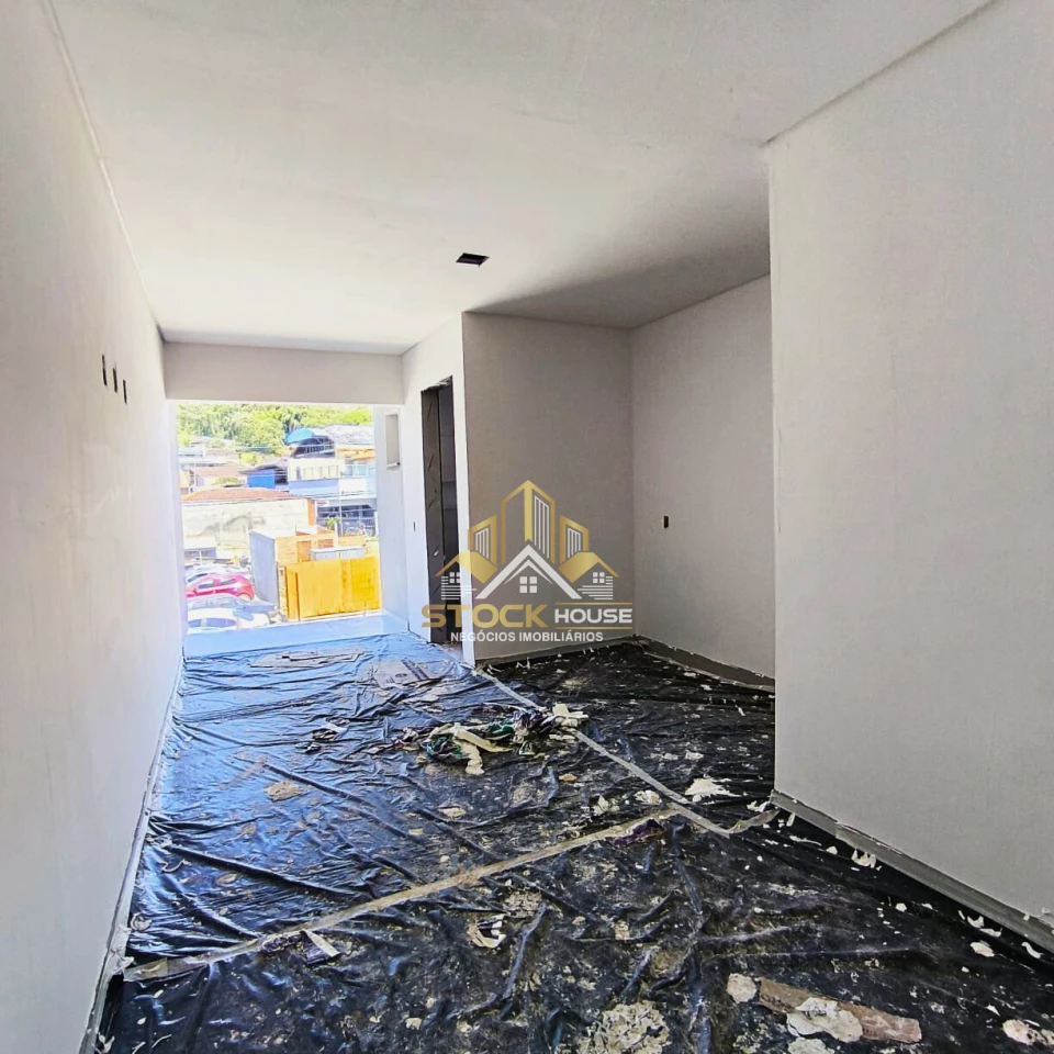 SOBRADO GEMINADO NOVO, 1 SUÍTE + 1 QUARTO, A VENDA EM JOINVILLE