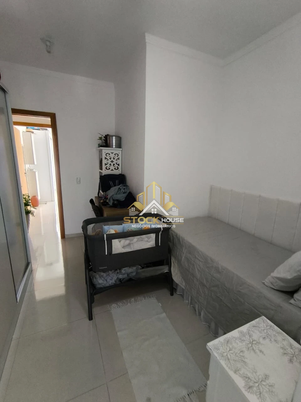 Imagens do imóveis Sobrado geminado com duas suítes a venda