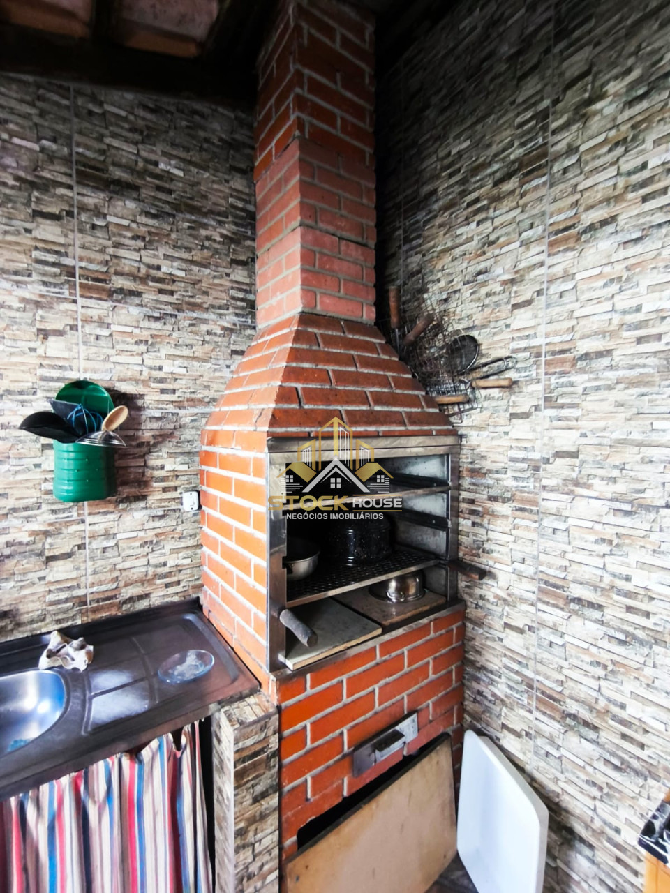 Imagens do imóveis OPORTUNIDADE CASA GEMINADA PLANTA BAIXA SEMI MOBILIADO BAIRRO ESPINHEIRO
