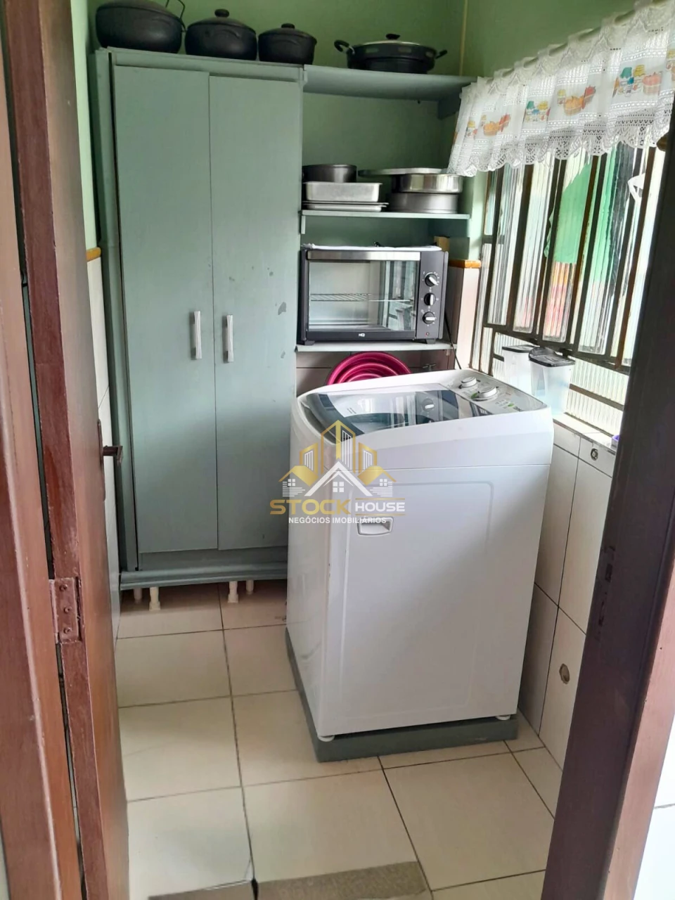 Imagens do imóveis CASA AVERBADA, 3 QUARTOS, SEMI MOBILIADA,  A VENDA EM JOINVILLE