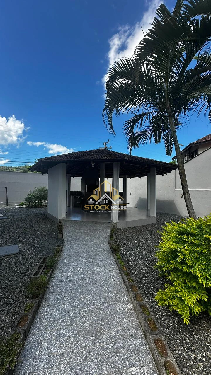 APARTAMENTO SEMI MOBILIADO, 2 QUARTOS, A VENDA EM JOINVILLE