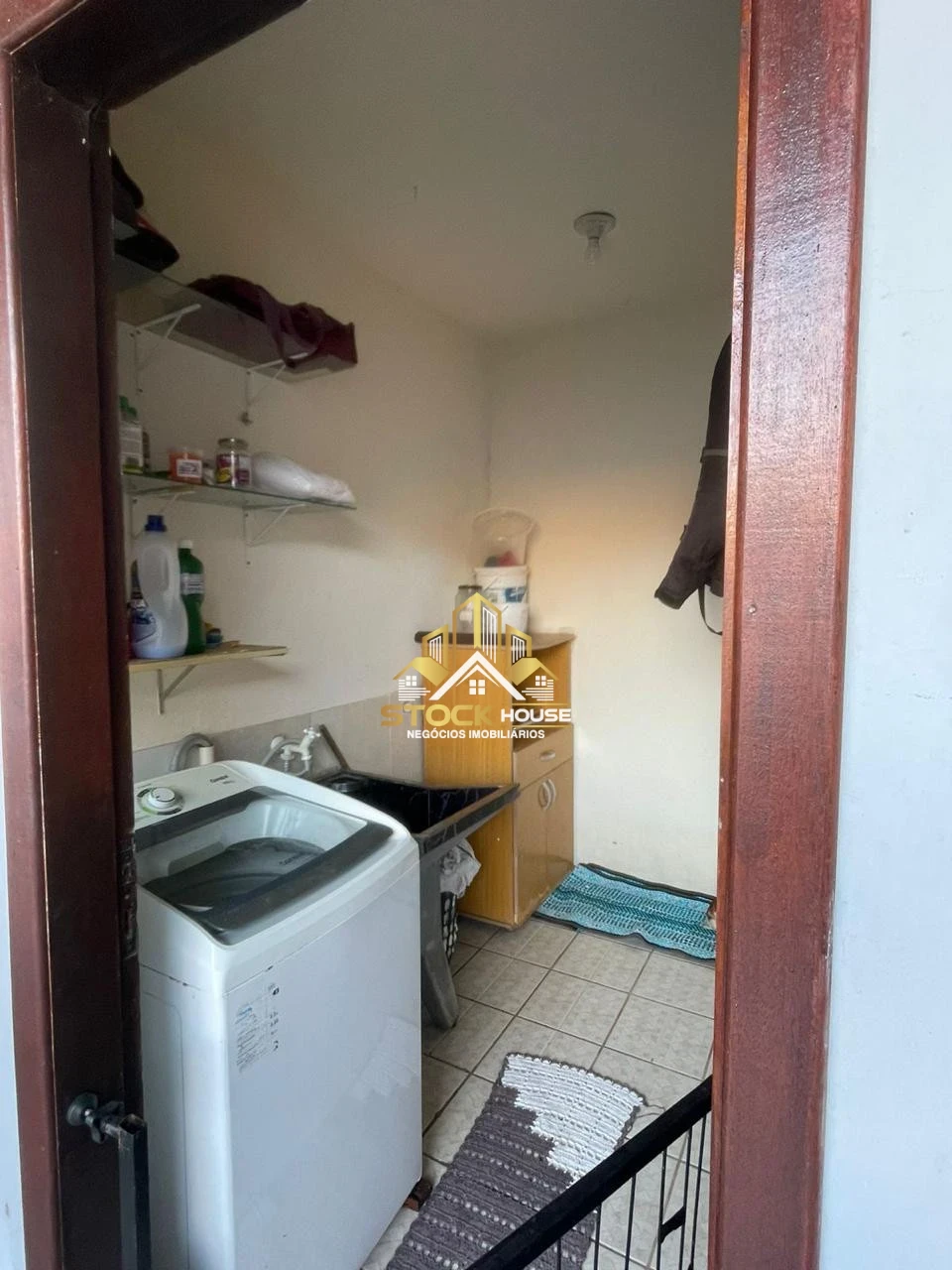 CASA SEMI MOBILIADA, 3 QUARTOS, A VENDA EM JOINVILLE