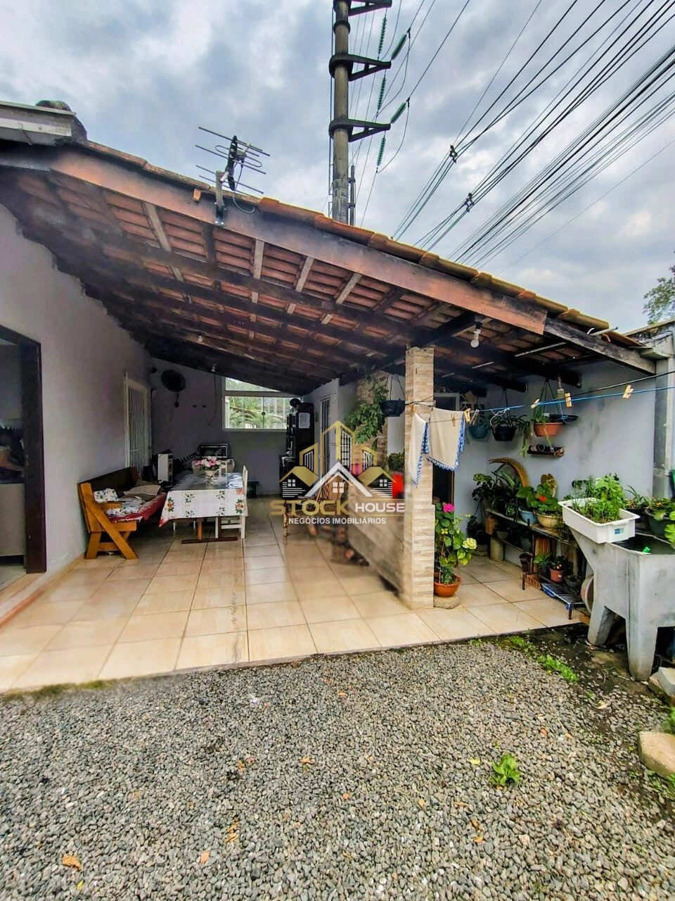 CASA GEMINADA PLANTA BAIXA, 2 QUARTOS, A VENDA EM JOINVILLE