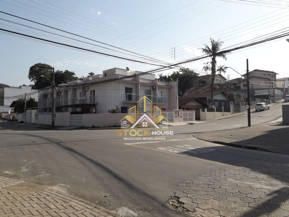 Imagens do imóveis CASA COM TERRENO 360m², PERFEITO PARA CONSTRUIR, BAIRRO IRIRIU
