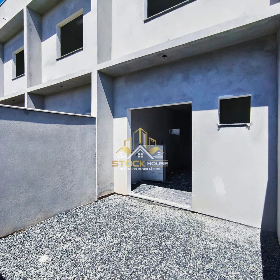 SOBRADO GEMINADO NOVO, 1 SUÍTE + 1 QUARTO, A VENDA EM JOINVILLE