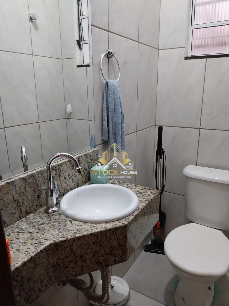 Sobrado Geminado semi mobiliado À Venda Guanabara Joinville